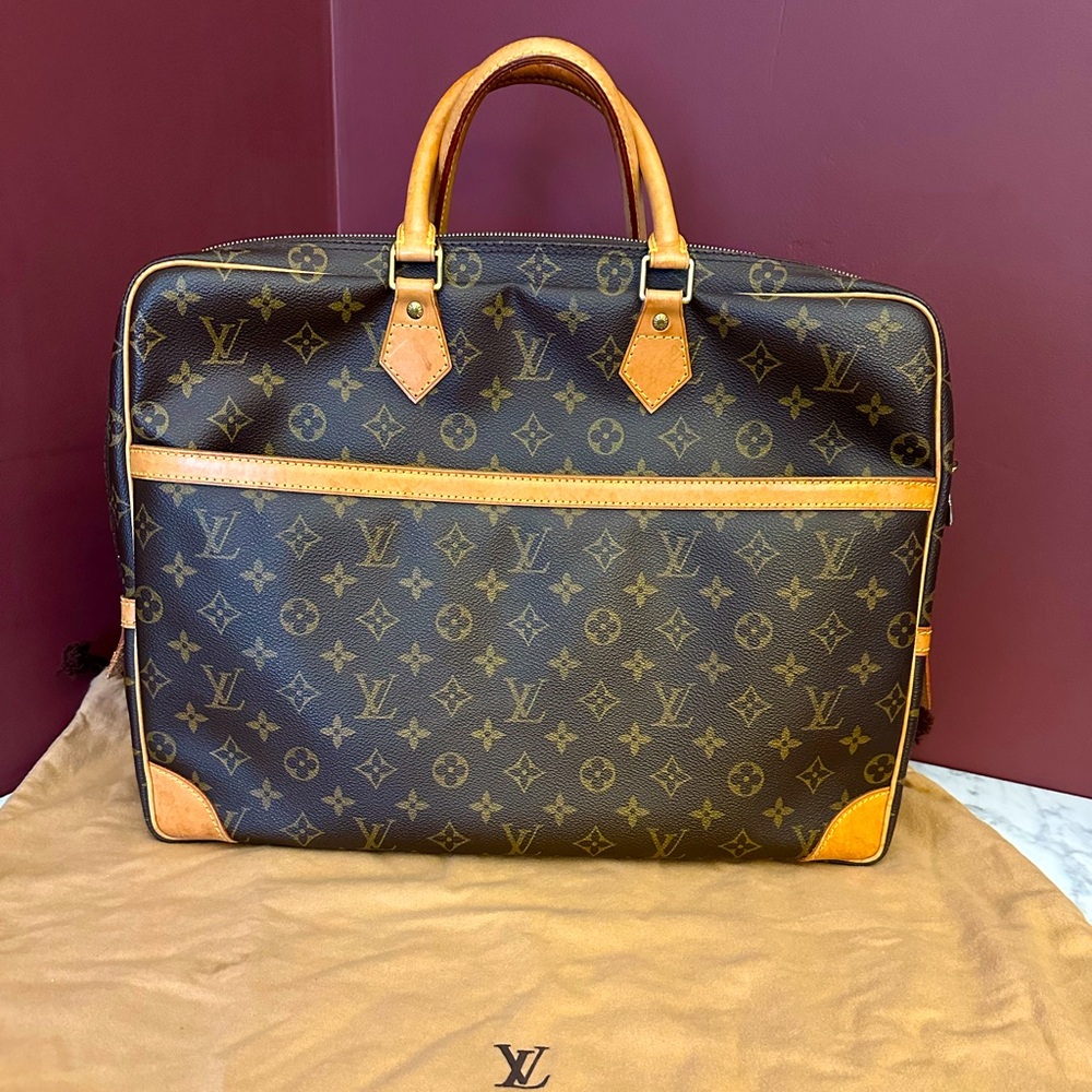 Louis Vuitton Messenger Bag